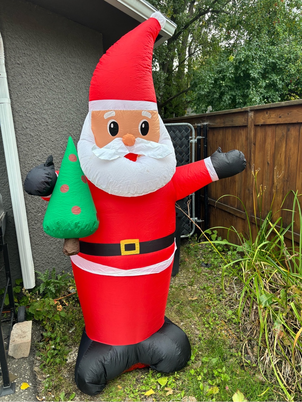 7’ inflatable Santa